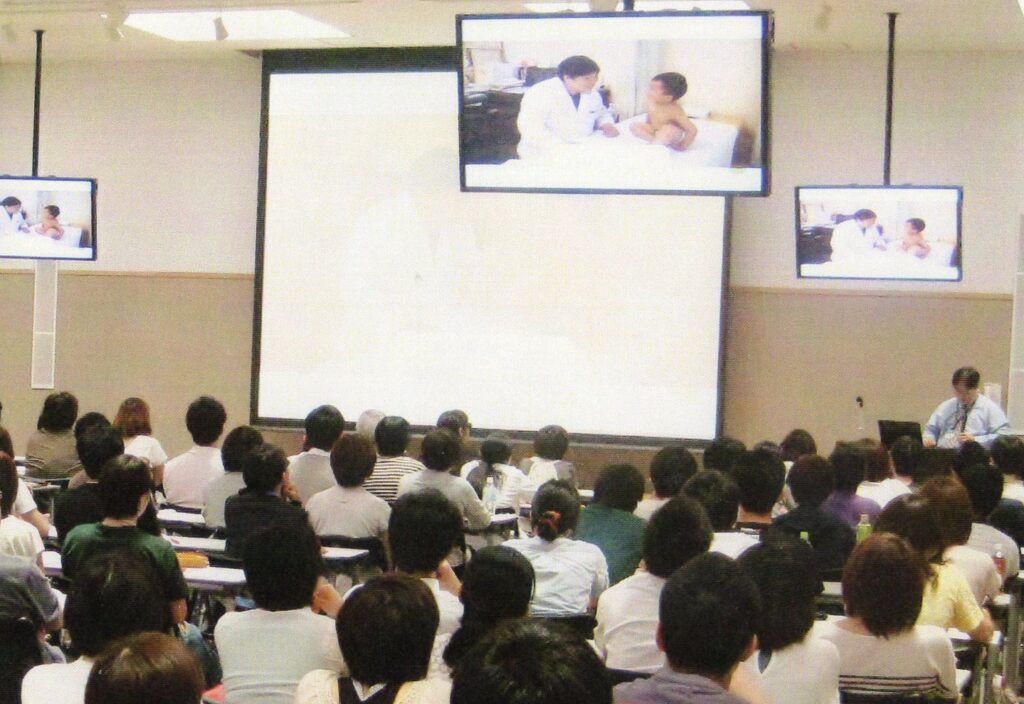 茨木市沢良木東町の整体院　たくみ養心堂　100人以上の受講生に講義
